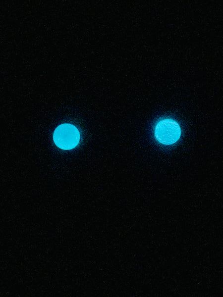 Boucles d’oreilles Brille dans le noir bleu