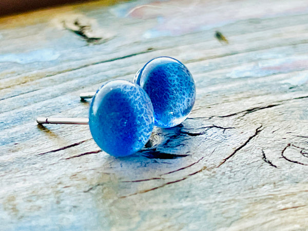Boucles d’oreilles Brille dans le noir bleu