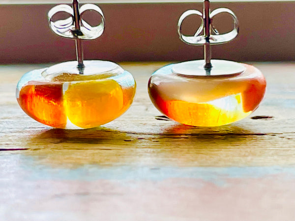Boucles d’oreilles tire-d’érable, blanc argenté et orange et jaune