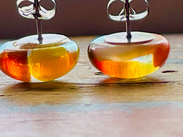 Boucles d’oreilles tire-d’érable, blanc argenté et orange et jaune