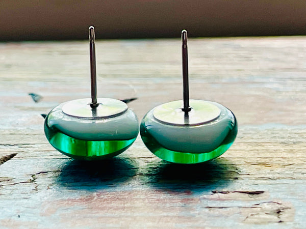 Boucles d’oreilles vert gazon opaque