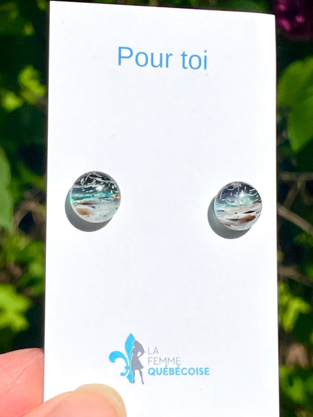 Boucles d’oreilles moitié-moitié bleu/ blanc brun