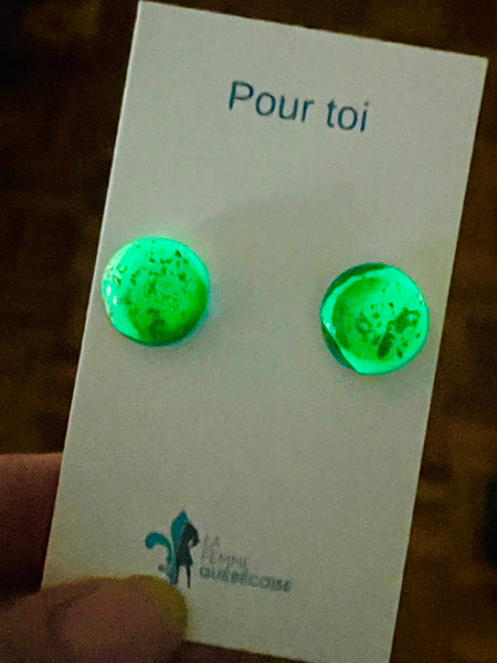 Brille dans le noir vert